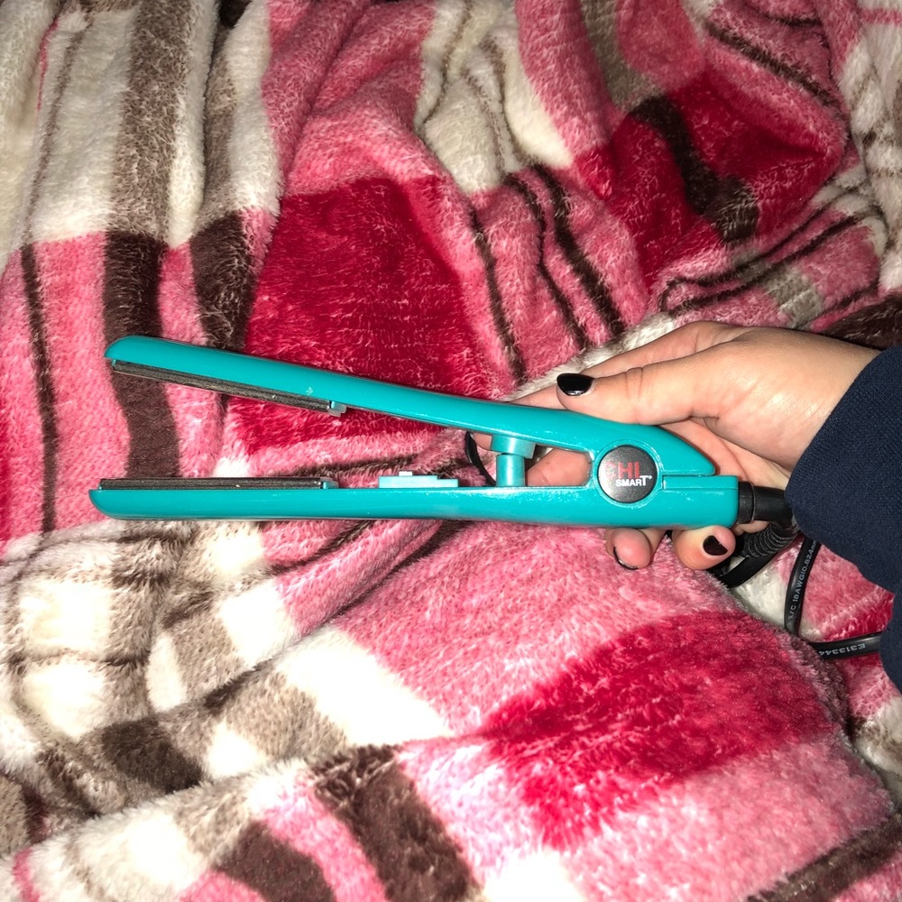 Mini Chi smart hair straightener